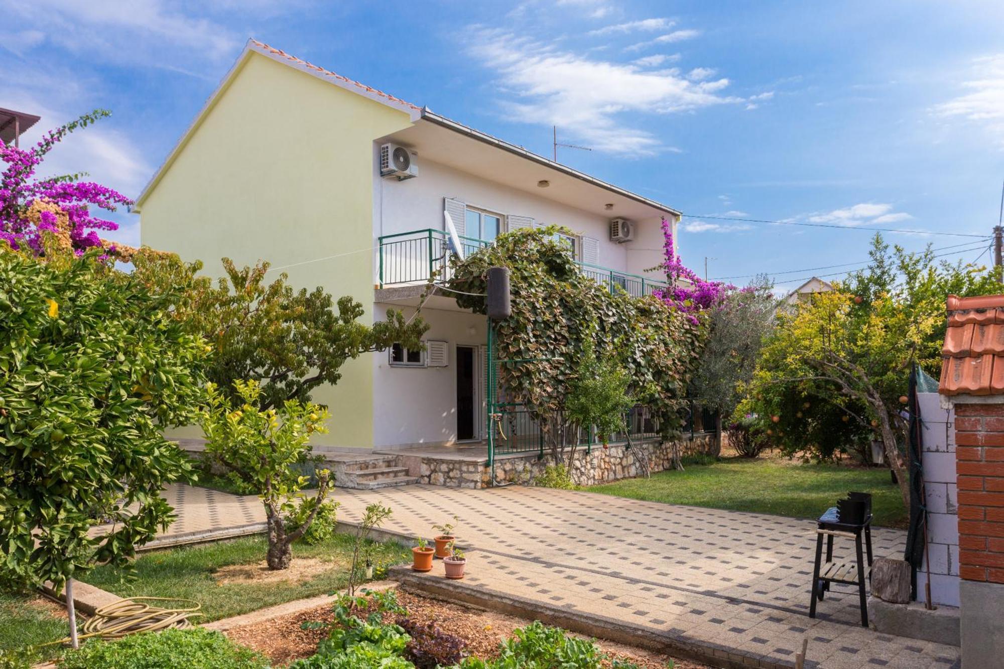 Seaside Holiday House Poljica, Trogir - 5161 Marina Exterior photo